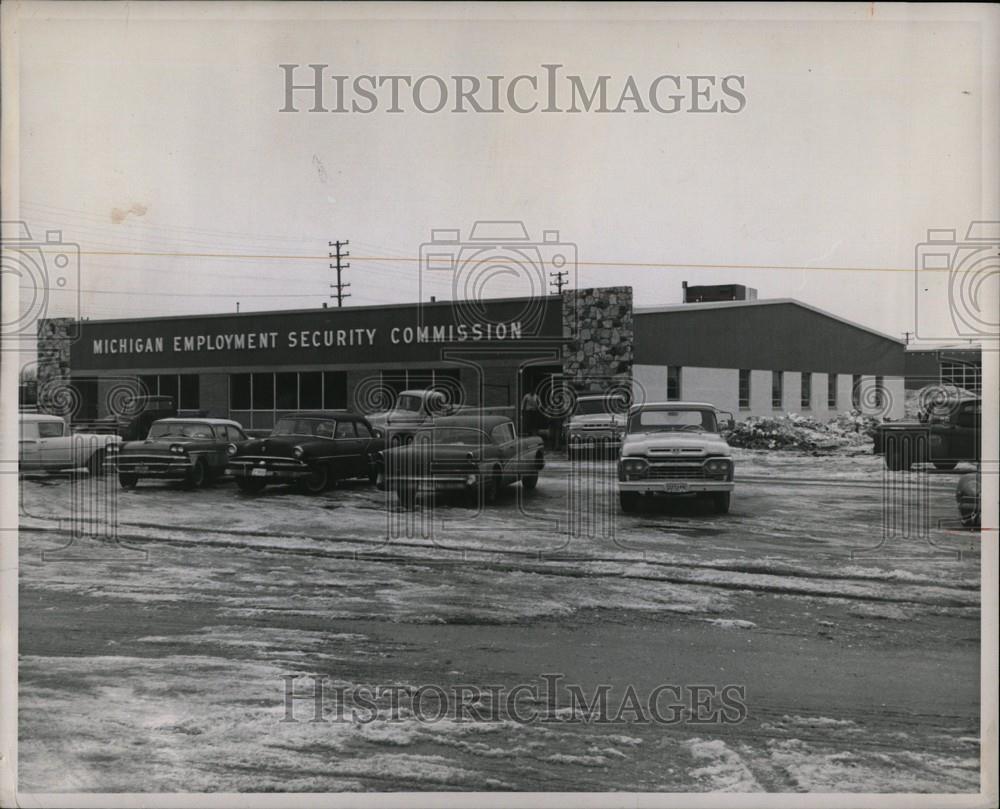 1963 Press Photo Michigan Employment Commission - Historic Images