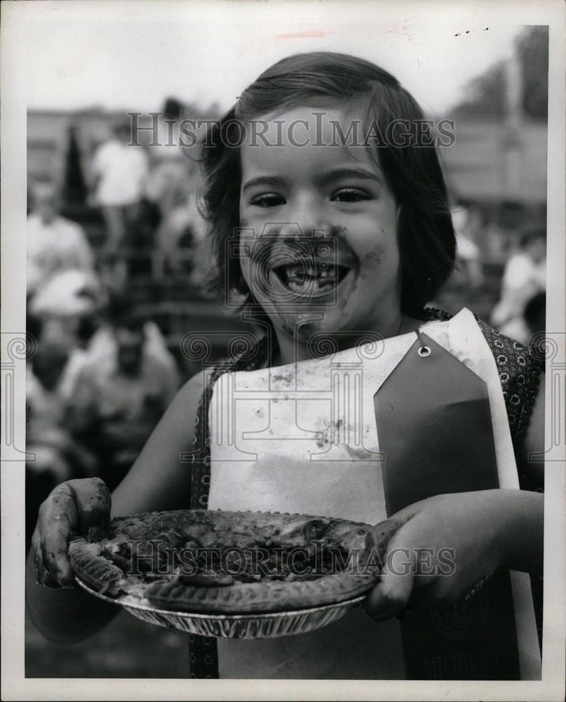 1965 Press Photo KIM DREWS WINNER OF BLUE RIBBON - Historic Images