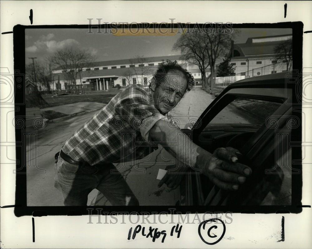 1990 Press Photo John Rader Michigan state Fairground n - Historic Images