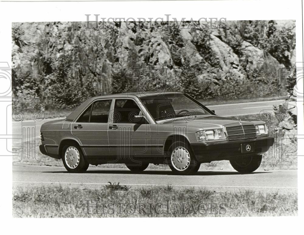 1985 Press Photo Mercedes Benz Automobiles 190 Sedan - Historic Images