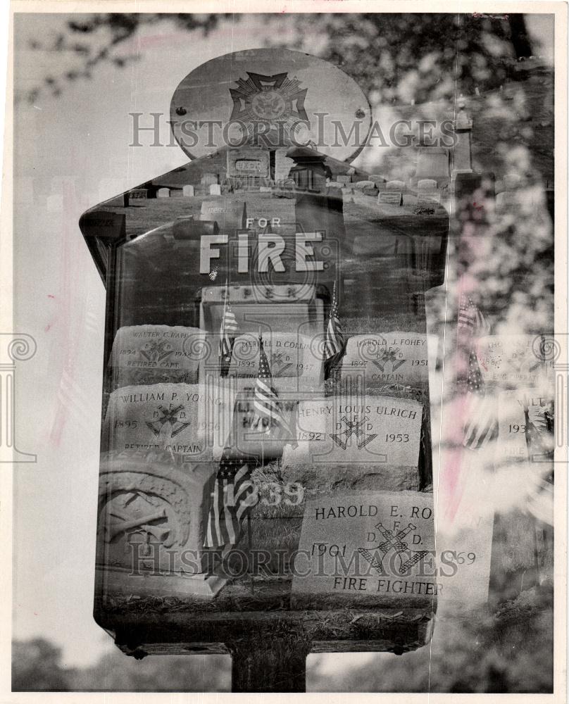 1972 Press Photo firemen&#39;s gravestones Elmwood Cemetry - Historic Images