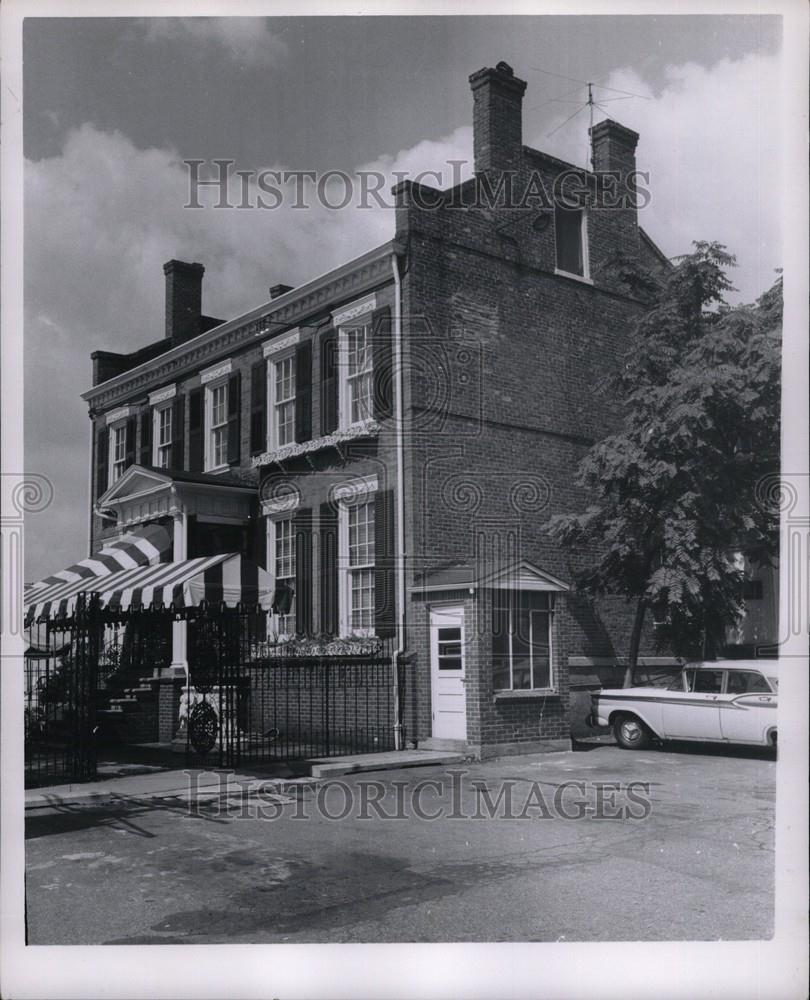 Press Photo Town house - Historic Images