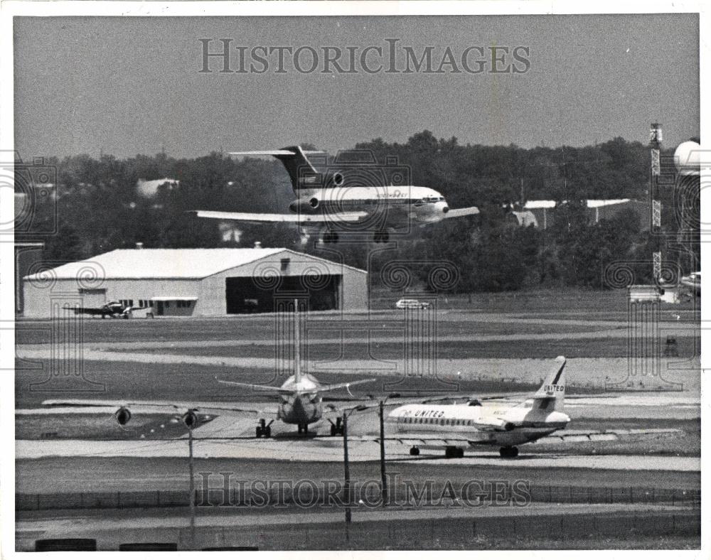 1968 Press Photo Air Traffic Control Metropoliton Load - Historic Images