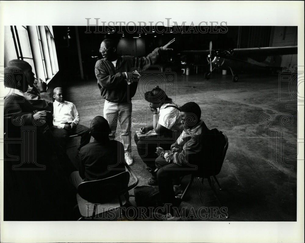 1995 Press Photo Malcolm X Airplane Tech School Hanger - Historic Images