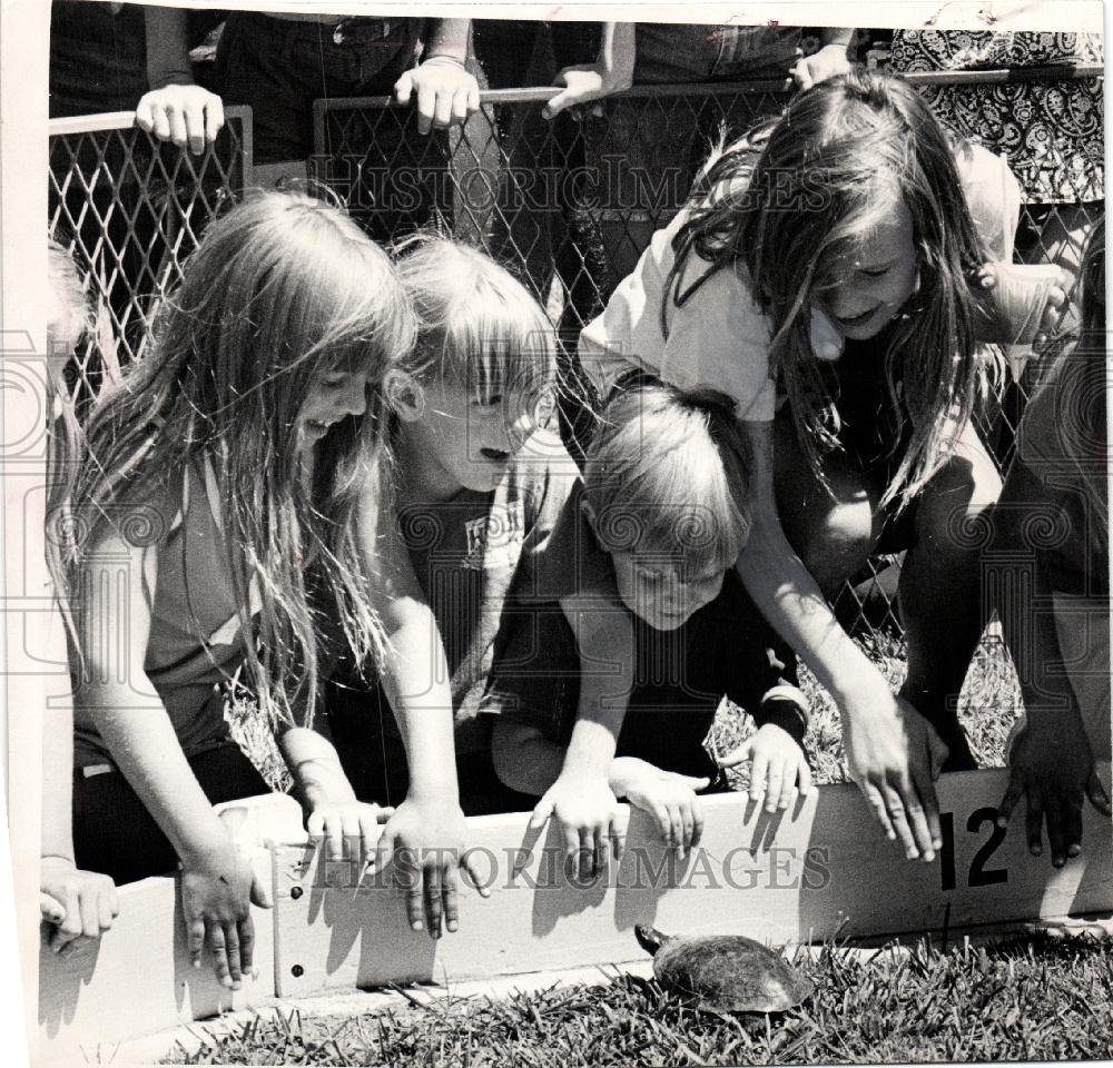 1972 Press Photo Metropolitan Beach children&#39;s day kids - Historic Images