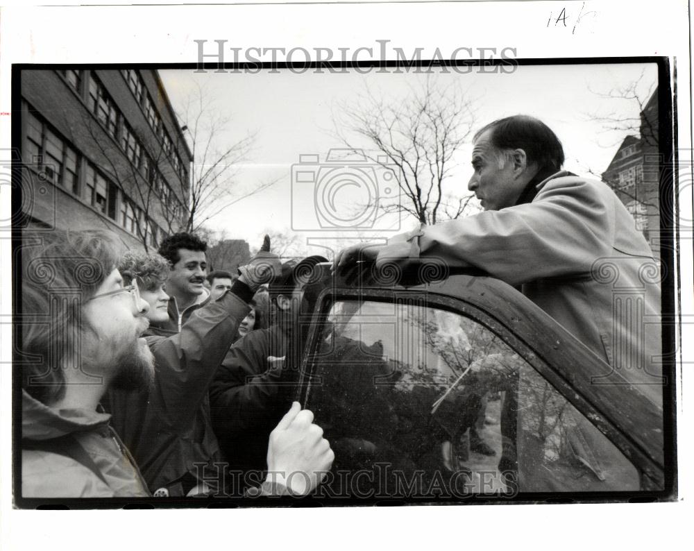 1992 Press Photo Jerry Brown Democratic Nominee Tour - Historic Images