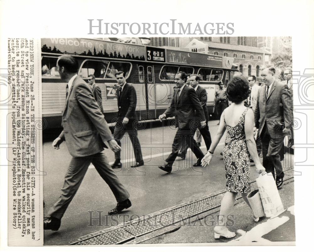 1969 Press Photo President Nixon Park Avenue security - Historic Images