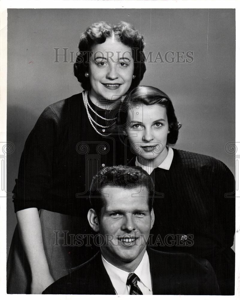 1956 Press Photo Leading roles in the &quot;The Desert Song&quot; - Historic Images