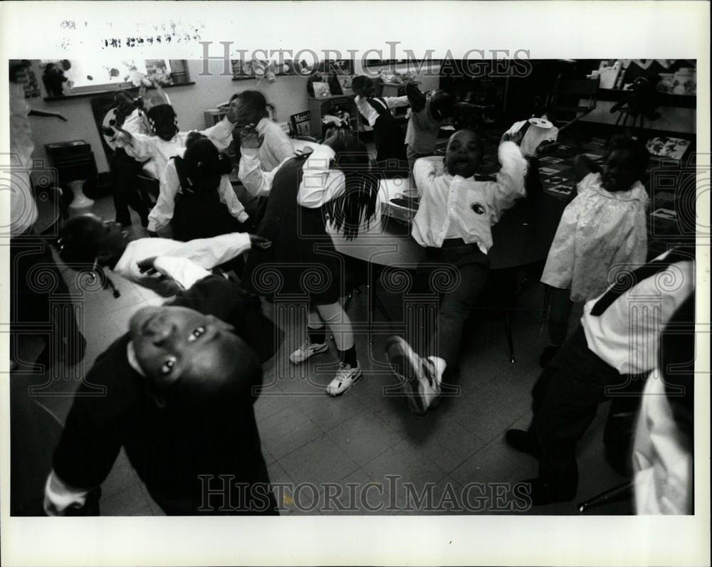 1993 Press Photo Malcolm X Academy Class Room Activity - Historic Images