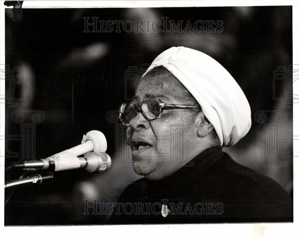 1977 Press Photo Ella Bragg Officials Salary Utilities - Historic Images