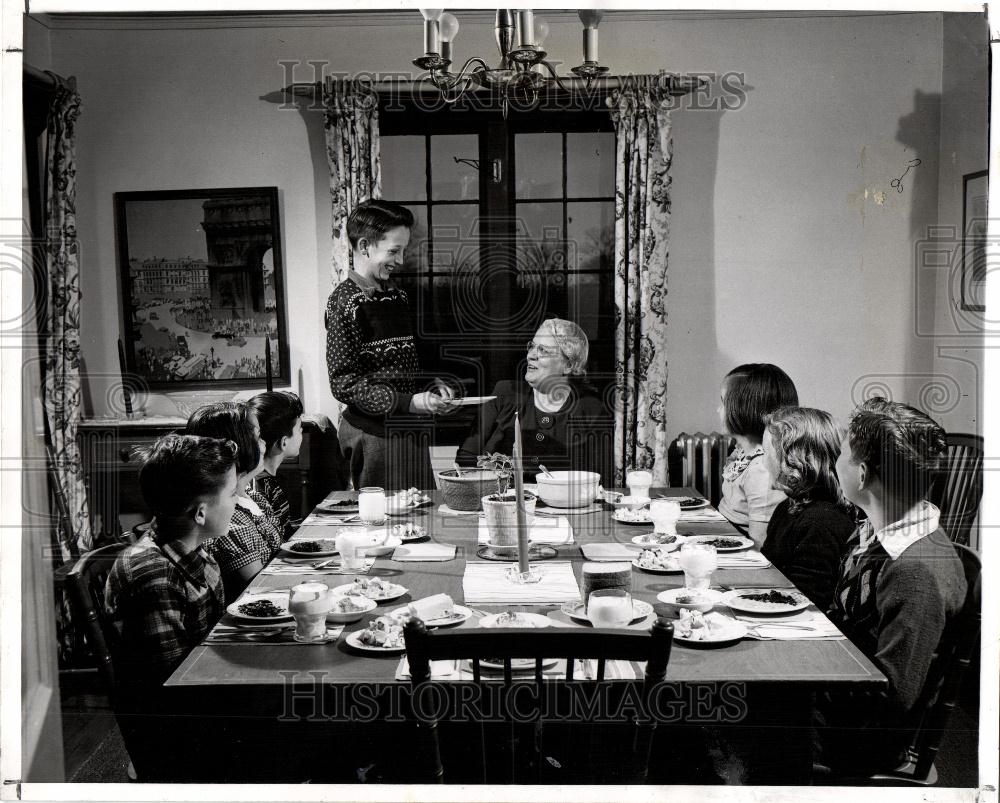 Press Photo children proper table manners - Historic Images