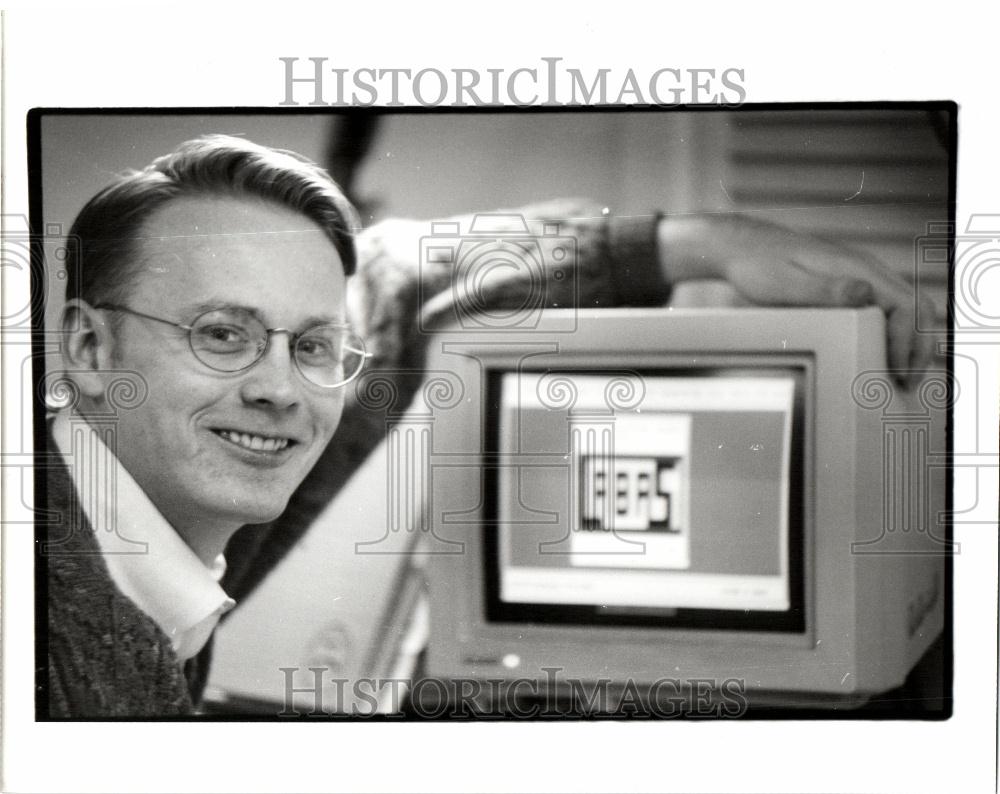 1992 Press Photo Ron Teasley Infoscan Russian Law - Historic Images