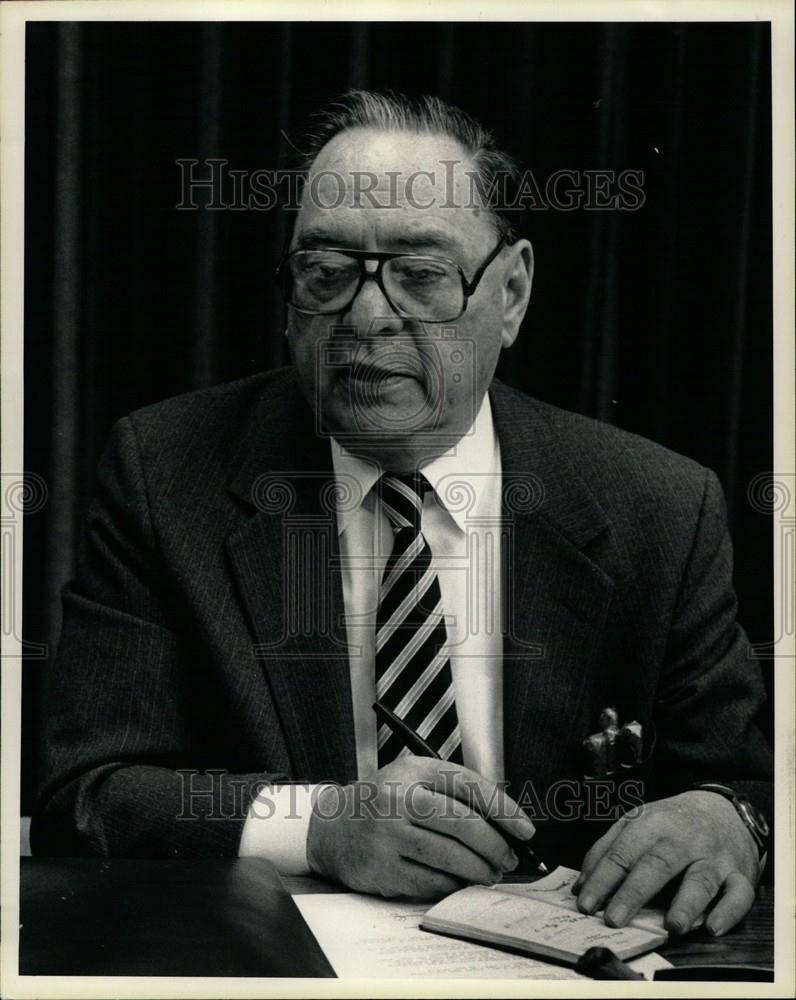 1984 Press Photo Edward Cushman Chairman - Historic Images