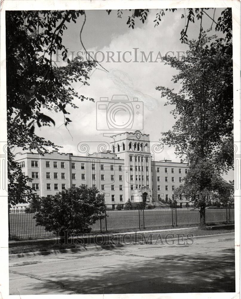 1954 Press Photo Mercy College Administration Building - Historic Images