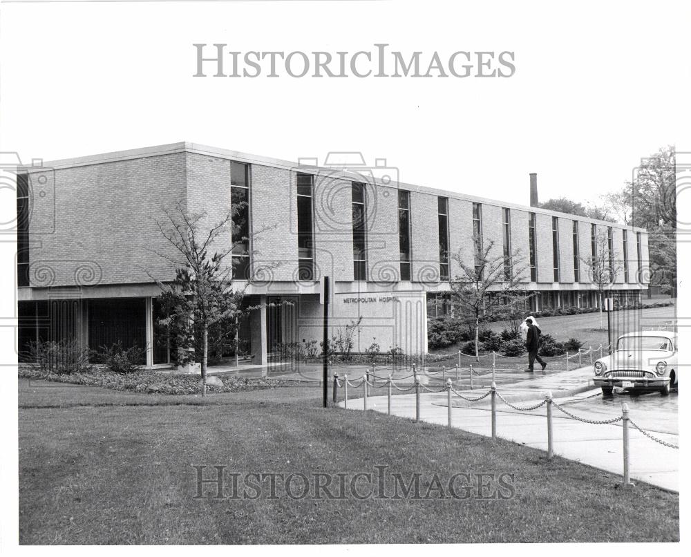 1963 Press Photo Metropolitan Hospital - Historic Images