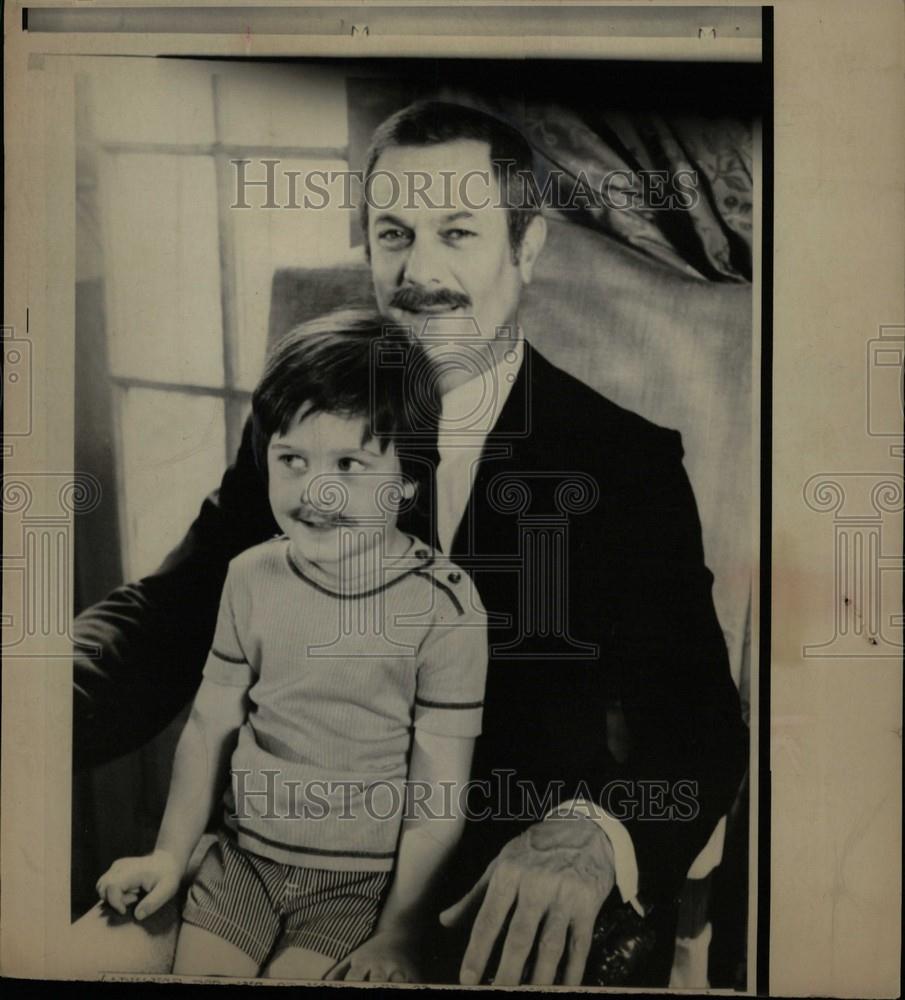 1975 Press Photo Tony Curtis Nick Los Angeles Actor Son - Historic Images