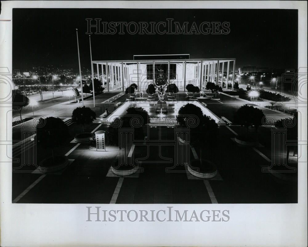 1974 Press Photo Music Center Los Angeles peace - Historic Images