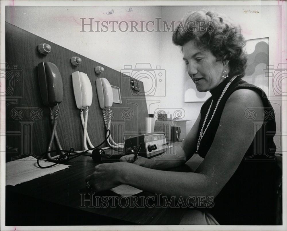 1976 Press Photo Thelma Pender Michigan Bell Weather - Historic Images