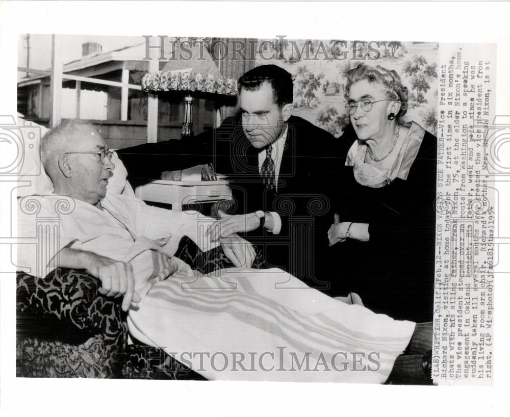 1954 Press Photo Richard Nixon father Frank ill visit - Historic Images