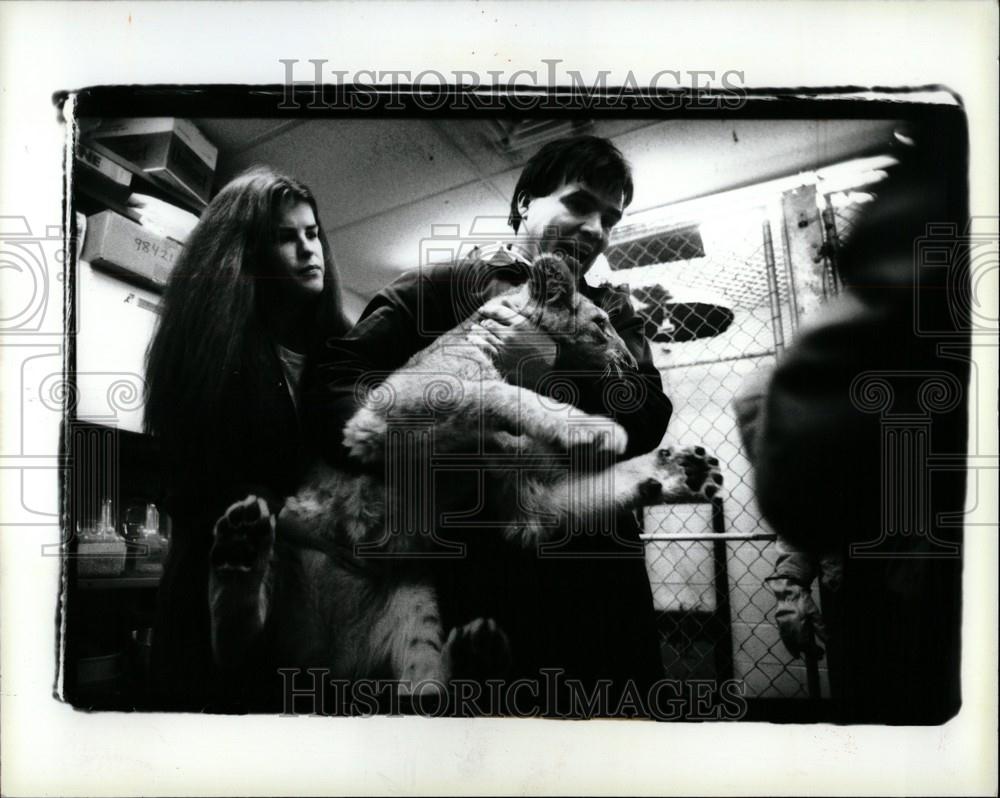 1993 Press Photo Zoo Michelle Baxter Jose Rodriguez - Historic Images