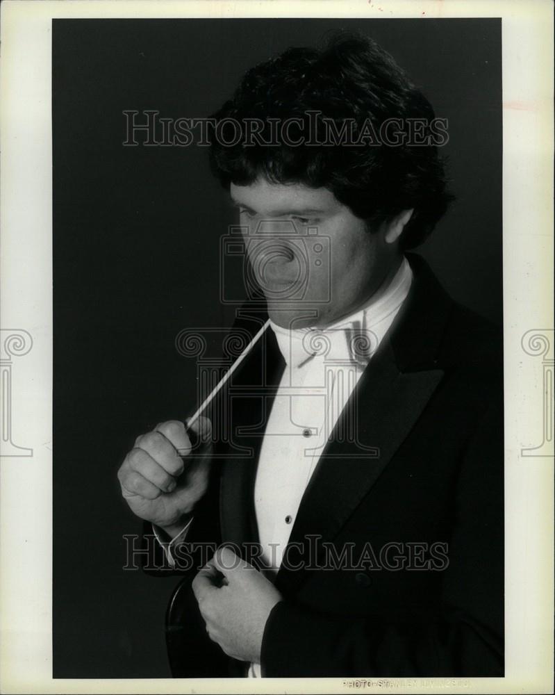 1982 Press Photo Daehler executive music director - Historic Images