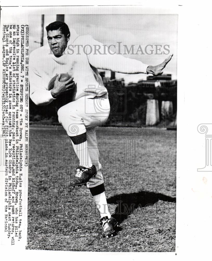 1961 Press Photo Tim Brown Philadelpha Eagles Football - Historic Images