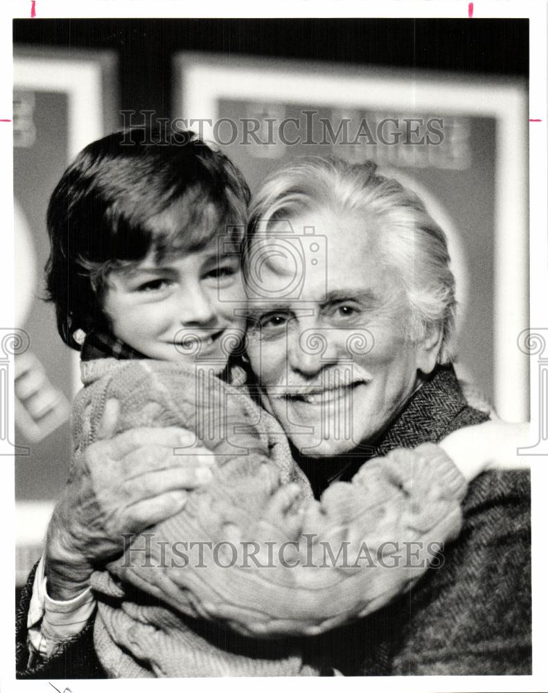 1992 Press Photo Kirk Douglas American stage film actor - Historic Images