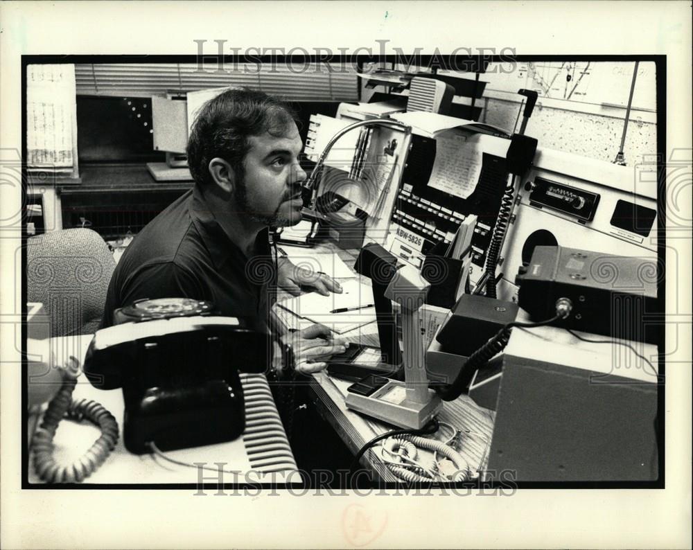 1987 Press Photo Roy Nuffer - Historic Images