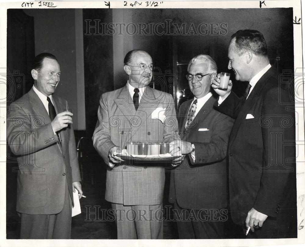 1955 Press Photo Ernest Kanzler Metropolitan Detroit - Historic Images