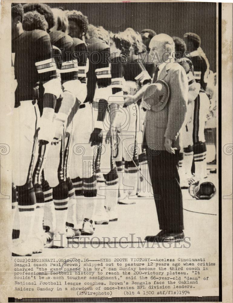 1974 Press Photo Paul Brown Cincinnati Bengal coach - Historic Images