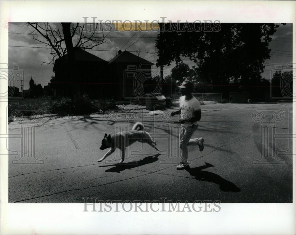 1991 Press Photo Andre Howard Humane Society - Historic Images