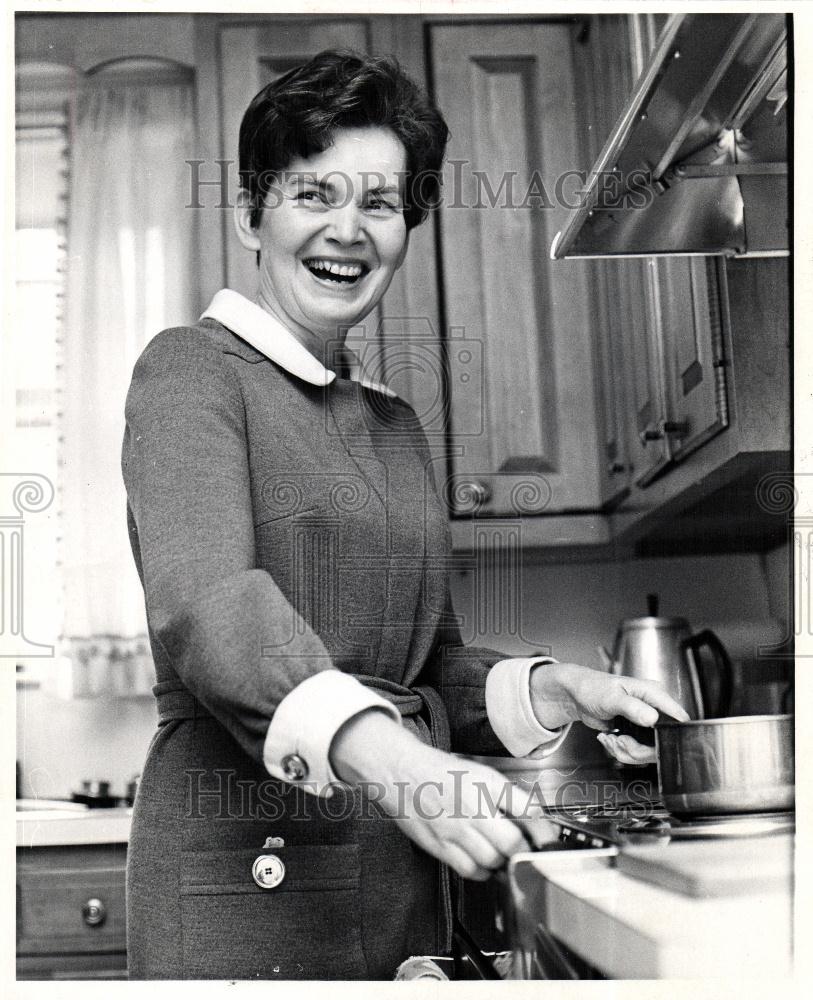 1969 Press Photo Mrs. Arthur Wayne Brown - Historic Images