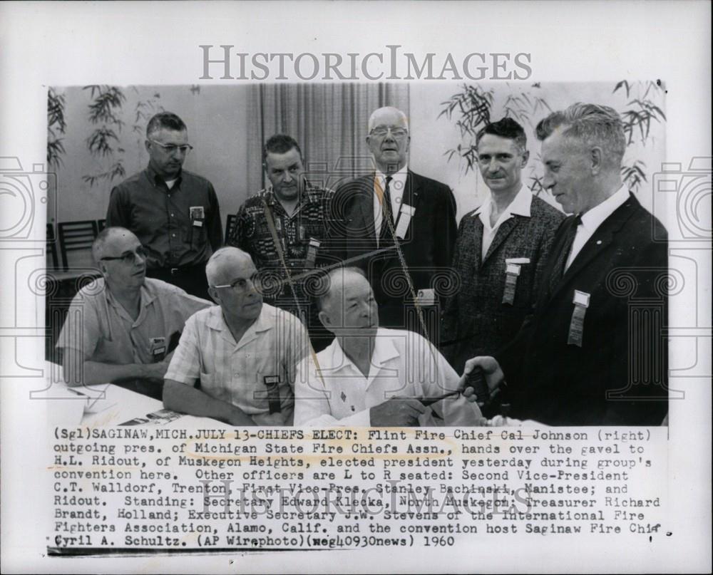 1960 Press Photo fire chief michigan - Historic Images