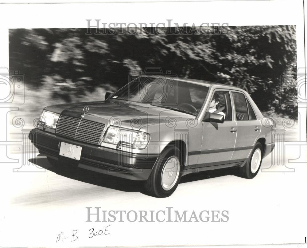 1987 Press Photo Mercedes Benz Automobile Maker German - Historic Images