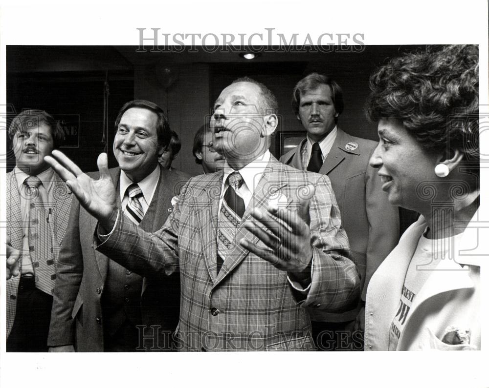 1977 Press Photo Ernest Browne Jr - Historic Images