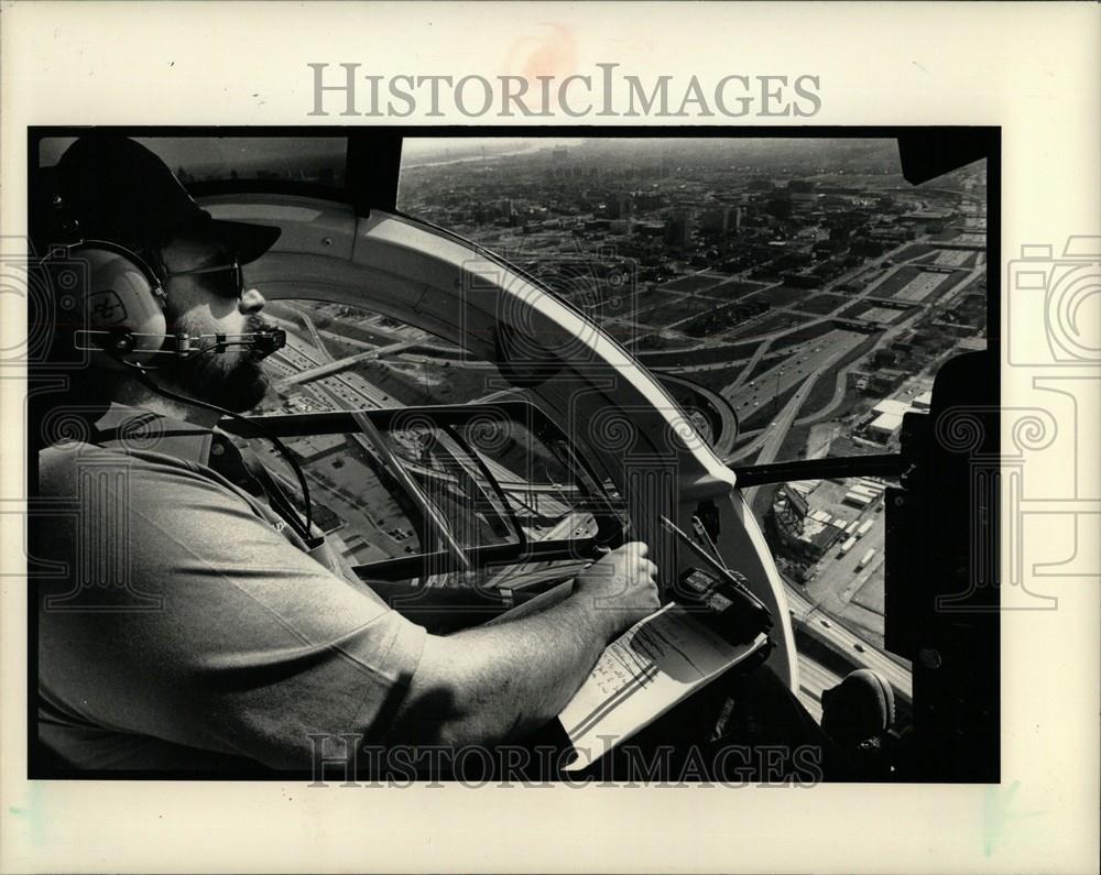 1987 Press Photo john sherwin AAA safety copter - Historic Images