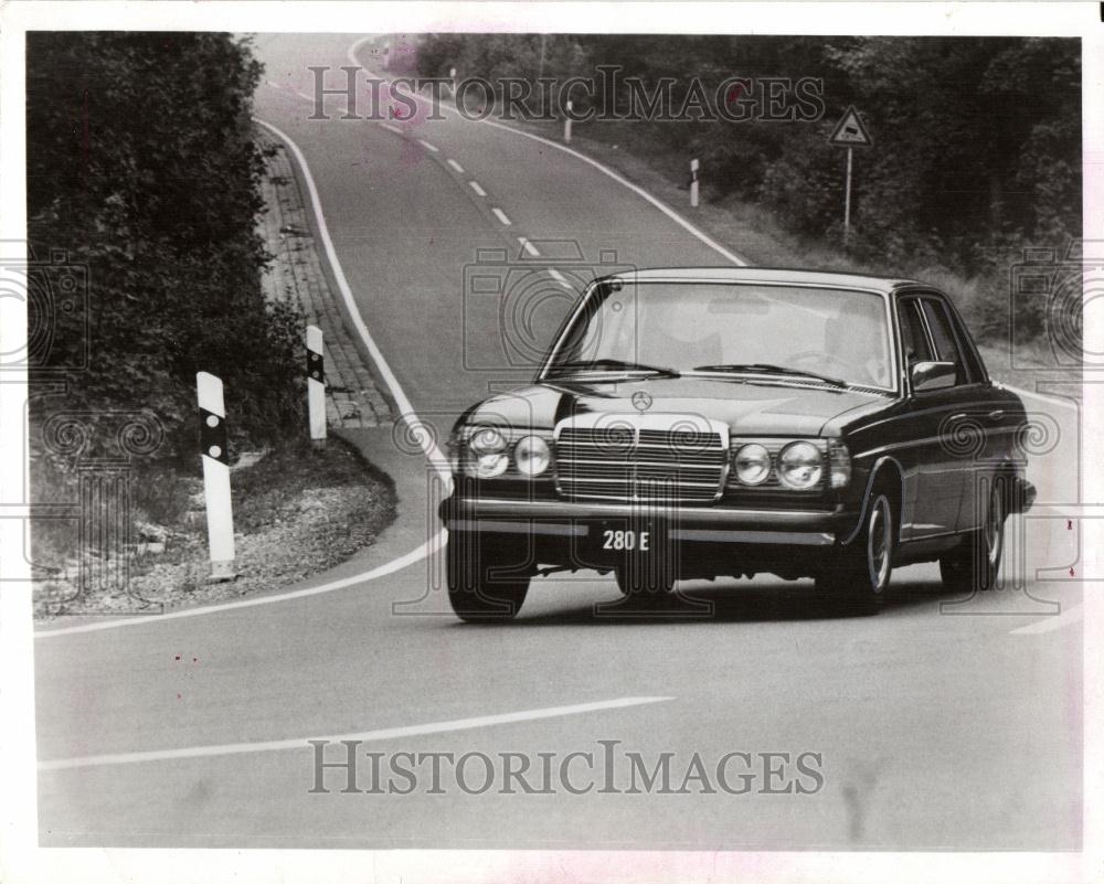 1976 Press Photo Mercedes car - Historic Images