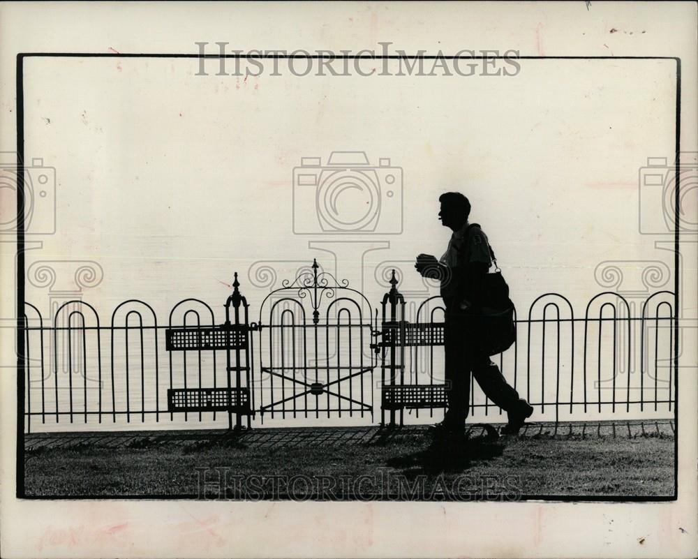 1980 Press Photo Charlie Gallagher postman Detroit - Historic Images