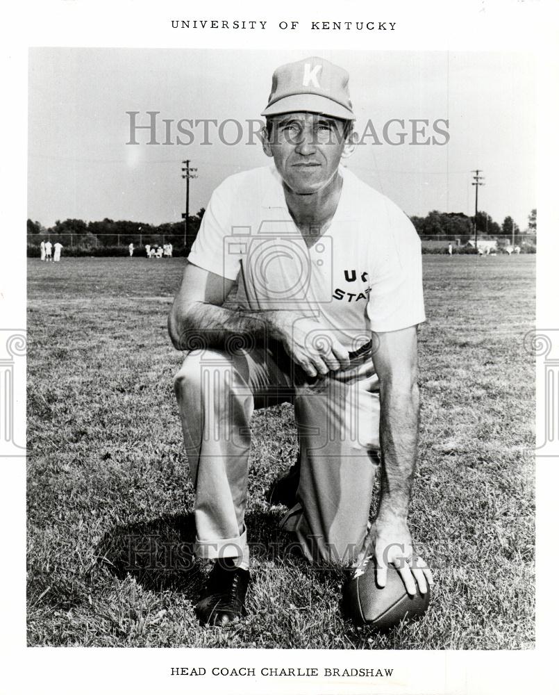 1963 Press Photo Charlie Bradshaw Head Coach - Historic Images