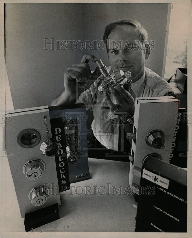 1973 Press Photo dead lock bolt spring - Historic Images