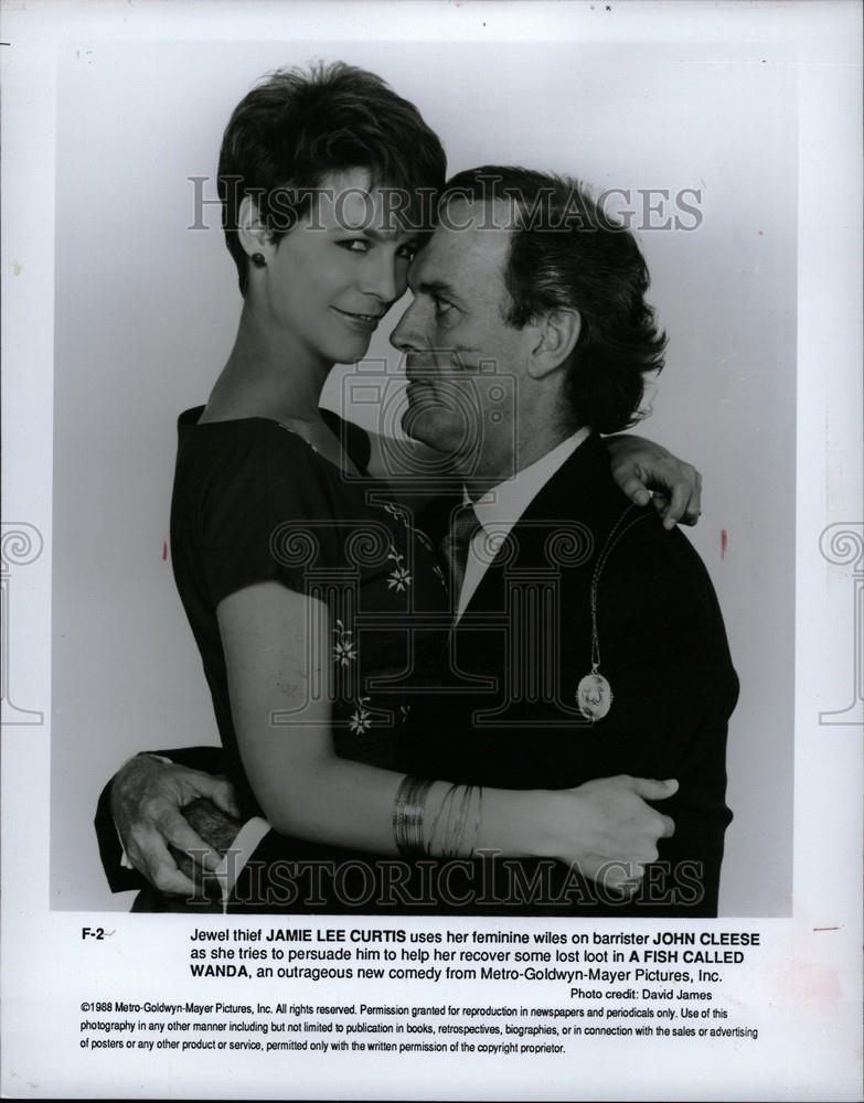 1988 Press Photo JAMIE LEE CURTIS JOHN CLEESE - Historic Images