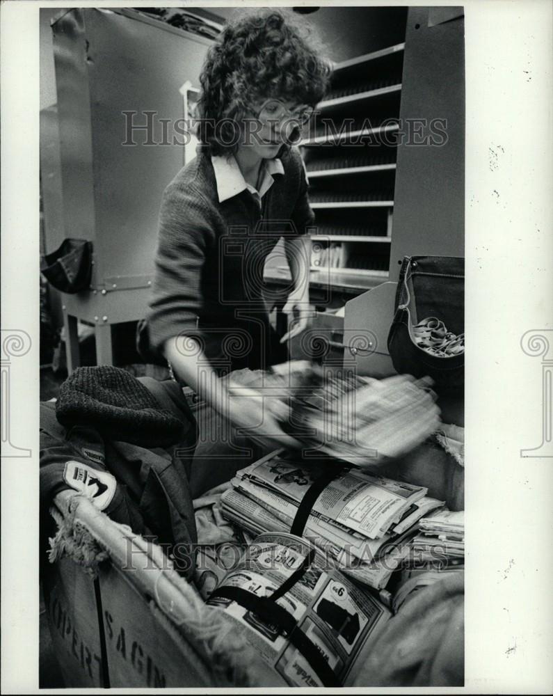 1981 Press Photo Marianne Chochorowski, Postal Carrier - Historic Images