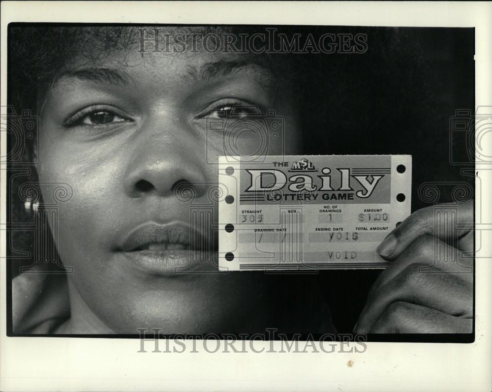 1981 Press Photo pamela jackpot announcer lottery state - Historic Images