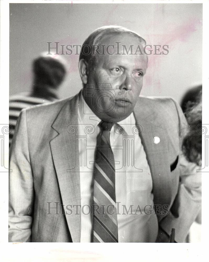 1987 Press Photo Brown president 20,000-member union - Historic Images