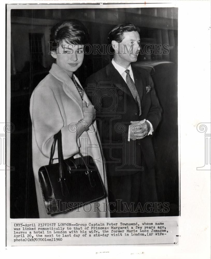 1960 Press Photo Capt Peter Townsend wife visit London - Historic Images