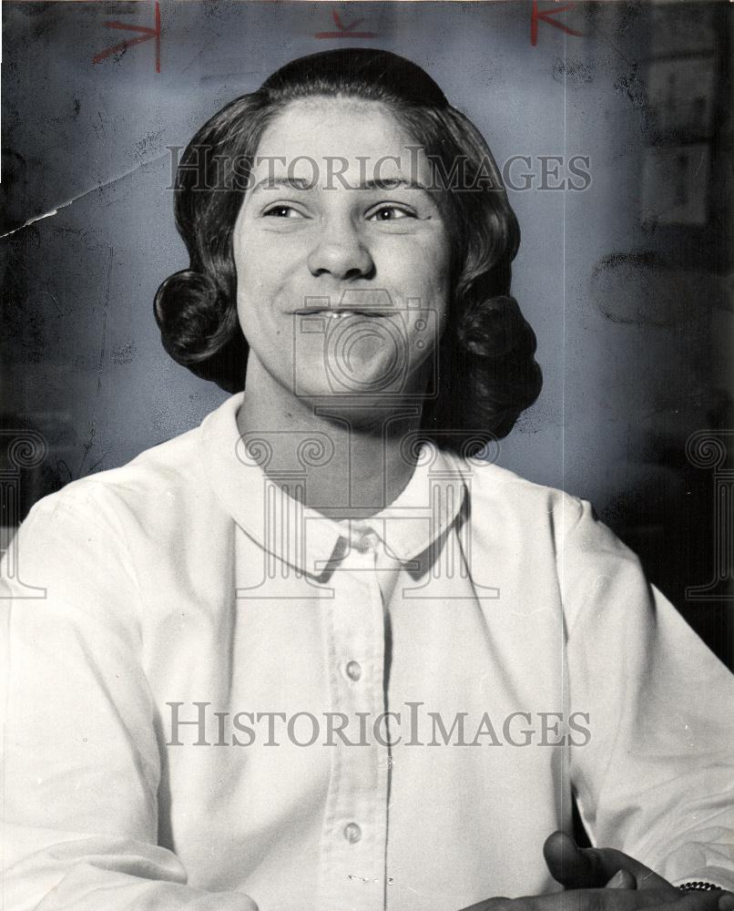 1965 Press Photo Lent Roman Catholic Linda Kakowski - Historic Images