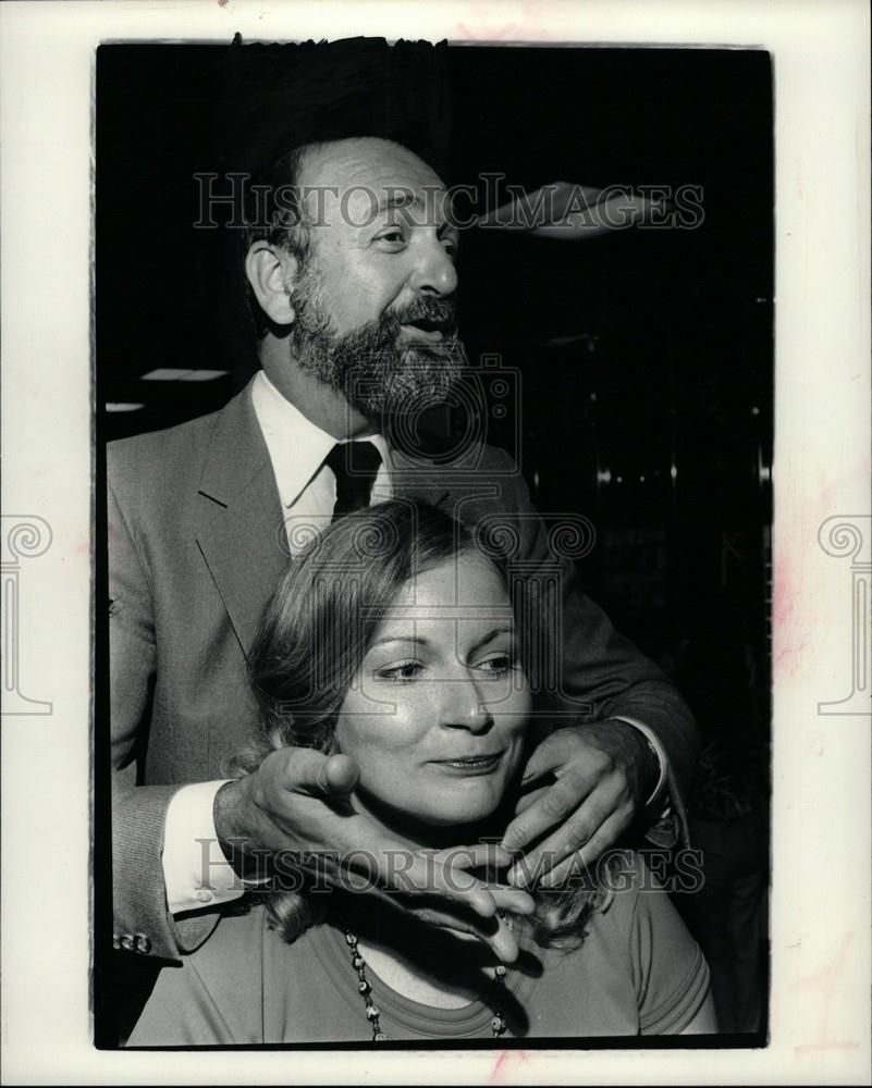 1981 Press Photo Russell Dado Rita Conklin makeup face - Historic Images