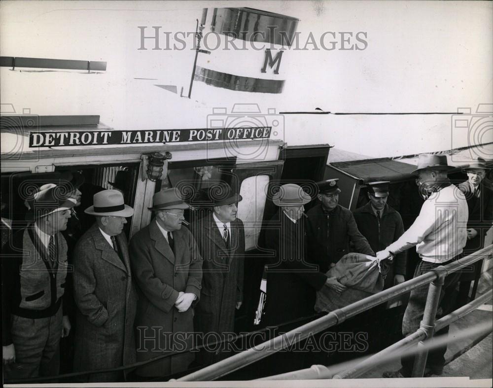 1944 Press Photo william marine post office streamer - Historic Images