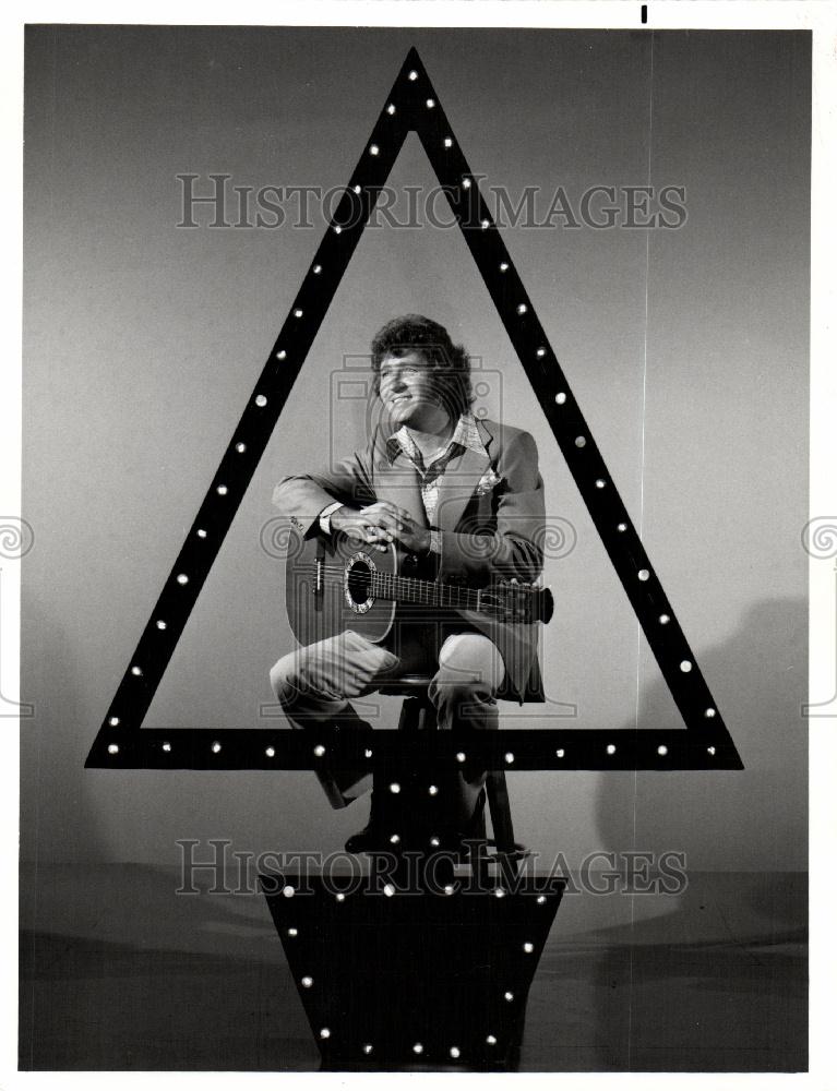 1975 Press Photo Mac Davis Country Music Singer Actor - Historic Images