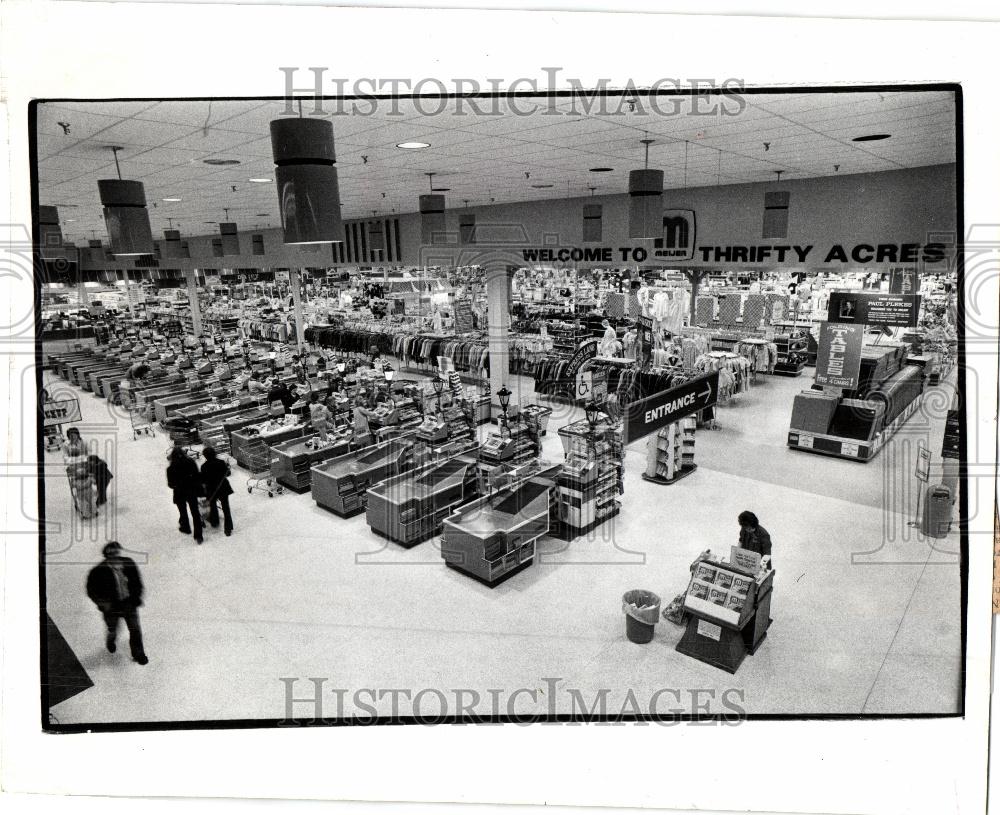 1974 Press Photo Little Chain Heads Big Tim - Historic Images